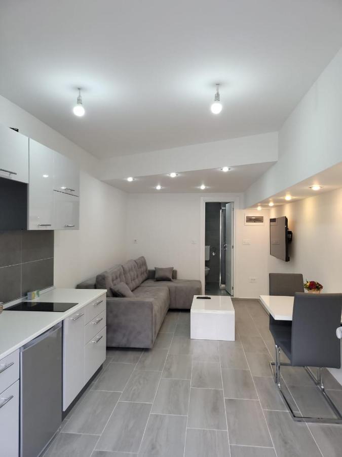 Apartment Diamond -Modern And Lovely Seaside Studio Apartment Kotor Eksteriør bilde
