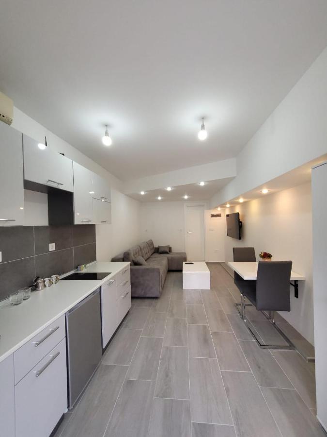 Apartment Diamond -Modern And Lovely Seaside Studio Apartment Kotor Eksteriør bilde