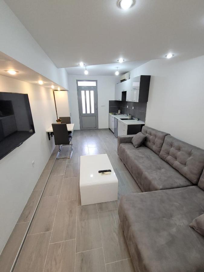 Apartment Diamond -Modern And Lovely Seaside Studio Apartment Kotor Eksteriør bilde