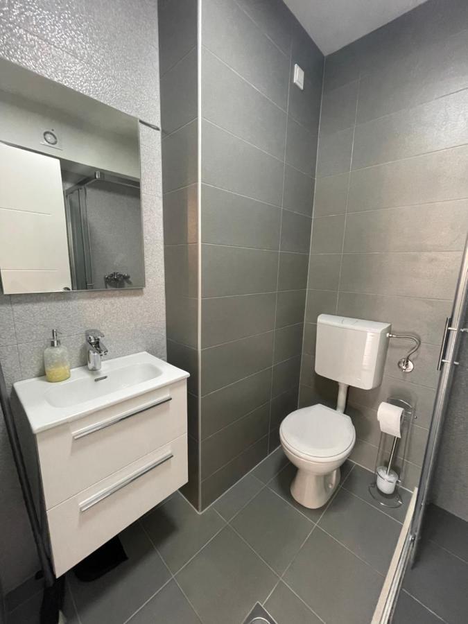 Apartment Diamond -Modern And Lovely Seaside Studio Apartment Kotor Eksteriør bilde